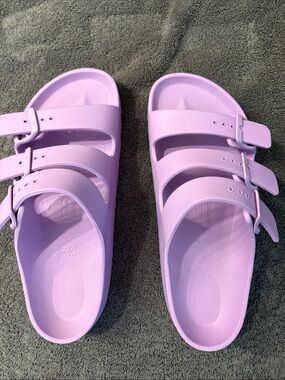 Women’s Papillio 38. Brand new! Adjustable Triple-Strap Sandals in Lavender